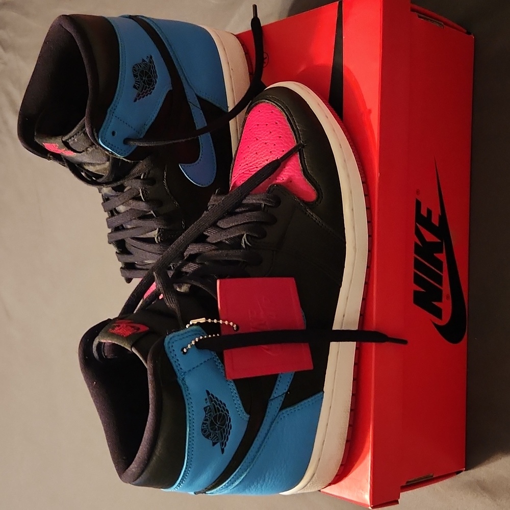 Nike - Picture 11 of 13